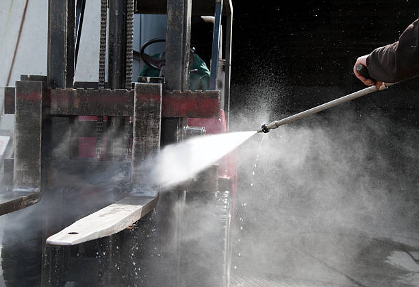 Best Playground Equipment Cleaning  in Lakewood, OH
